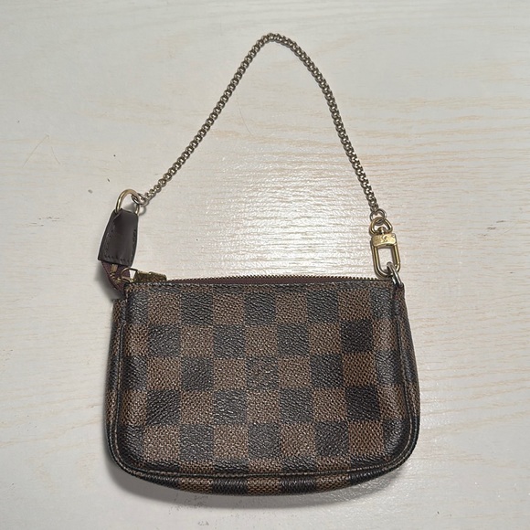 Louis Vuitton mini pochette - Picture 1 of 5